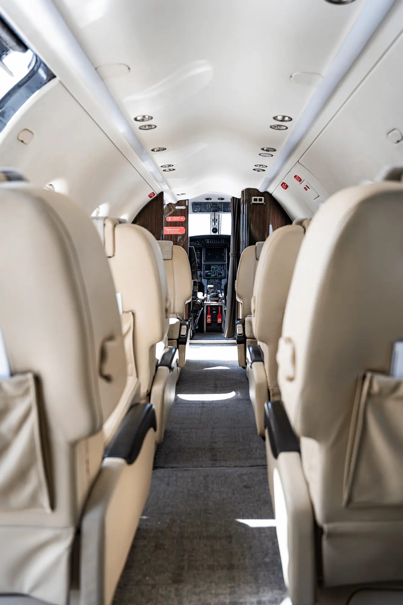 Vue spacieuse de l’intérieur d’un avion Bombardier Global